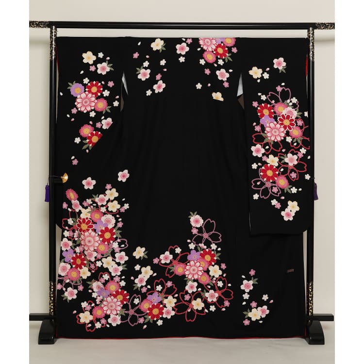 黒地にいくつもの桜