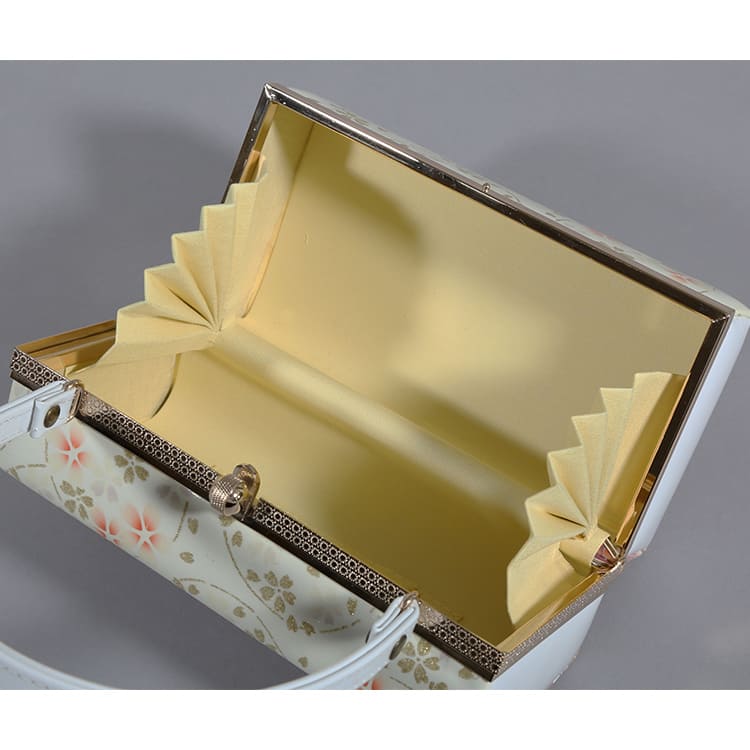 草履バッグ　クリームと薄紫　金彩の小桜