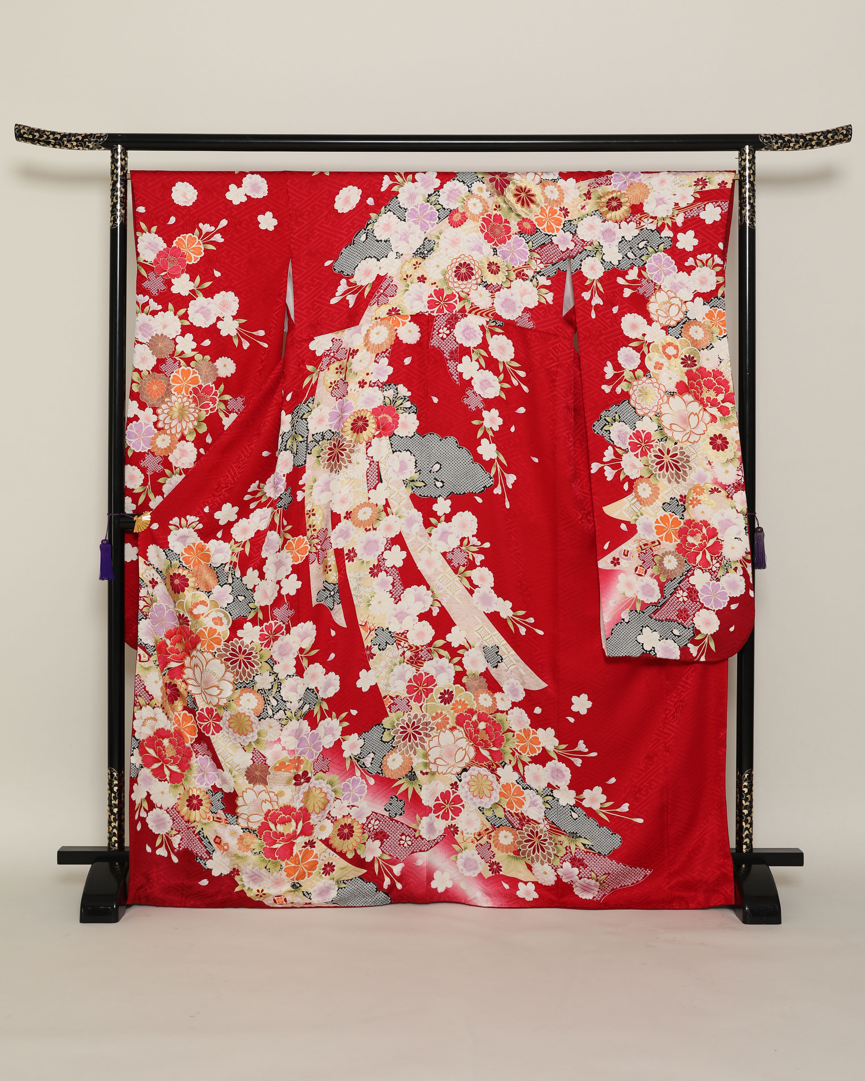 赤色に華宝尽くし