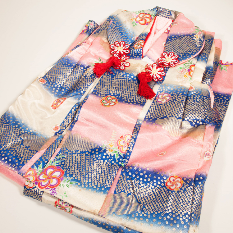 3歳女の子被布セット 金彩の匹田 藤 梅鉢
